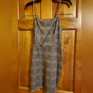 Size M Gingham dress